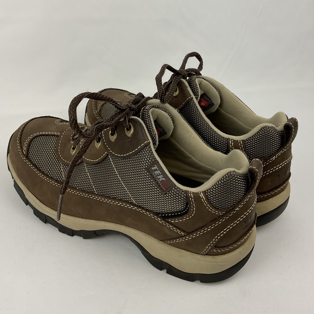 L.L.Bean Women's 7.5 Snow Sneakers 4 with Arctic Grip, Low Lace-Up